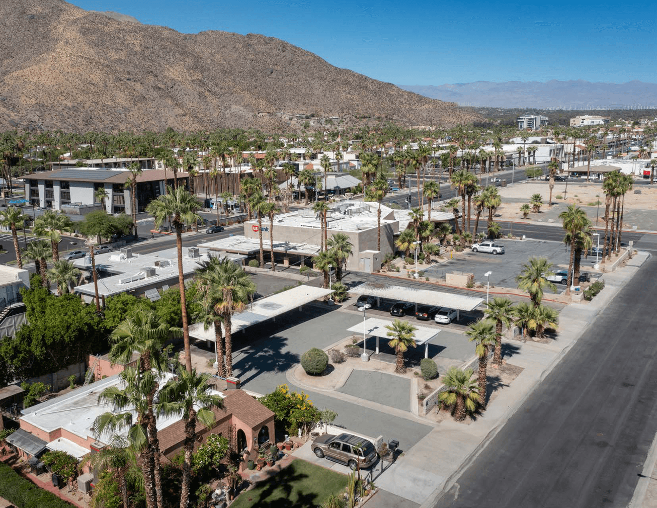 Trophy NNN US Bank Asset with Drive-Thru plus Two Infill Residential Parcels